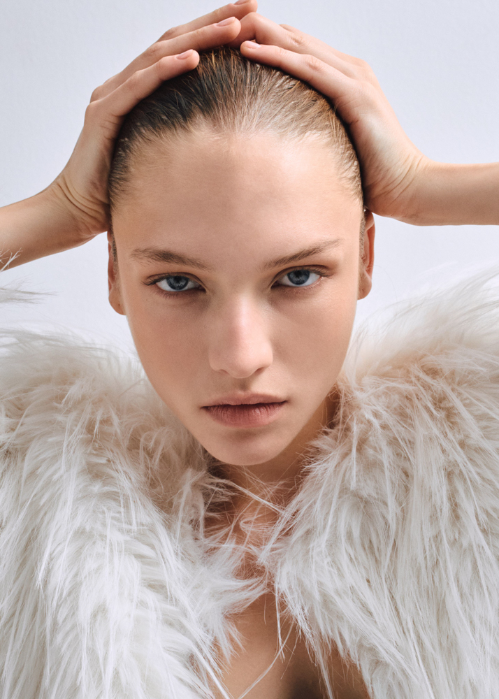 1-anastasia-w-main-book-3rd-management