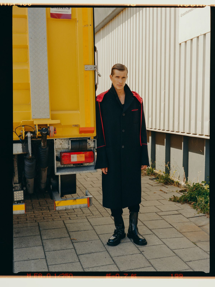 27-przemek-main-book-3rd-management