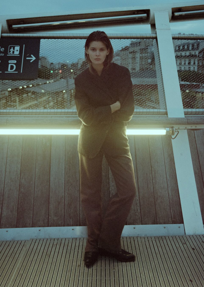 12-oriane-tuffery-main-book