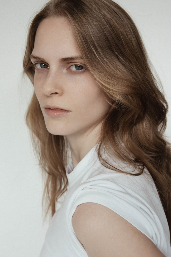 3-isabel-main-book