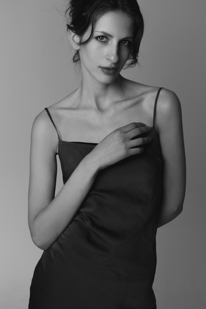 4-melina-main-book
