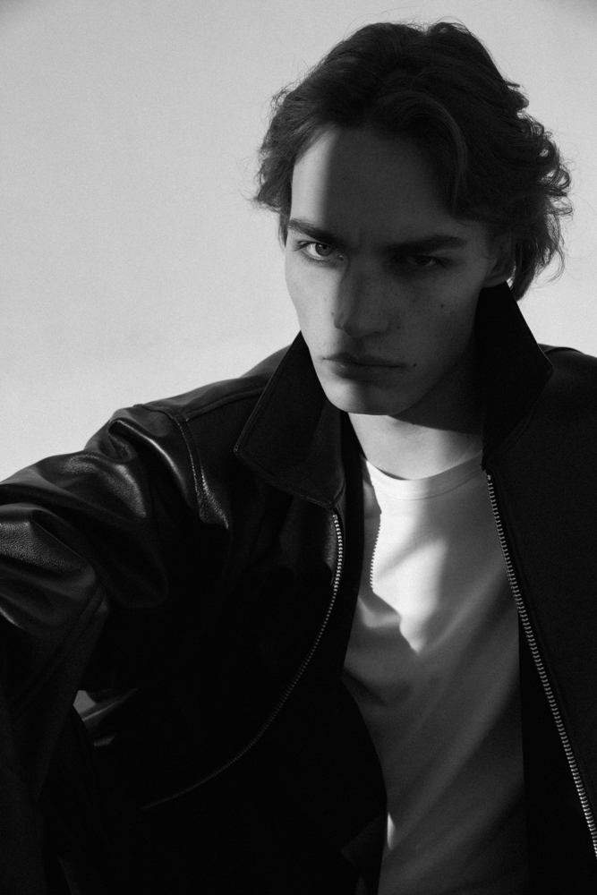 24-bastian-main-book