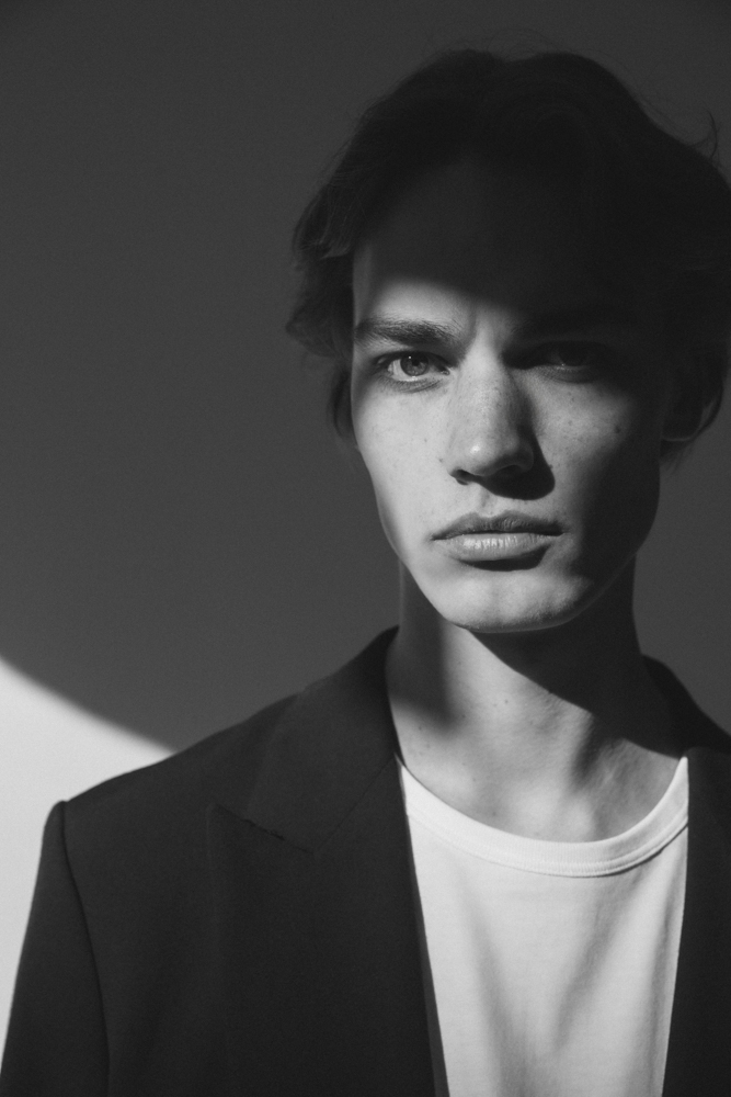 25-bastian-main-book