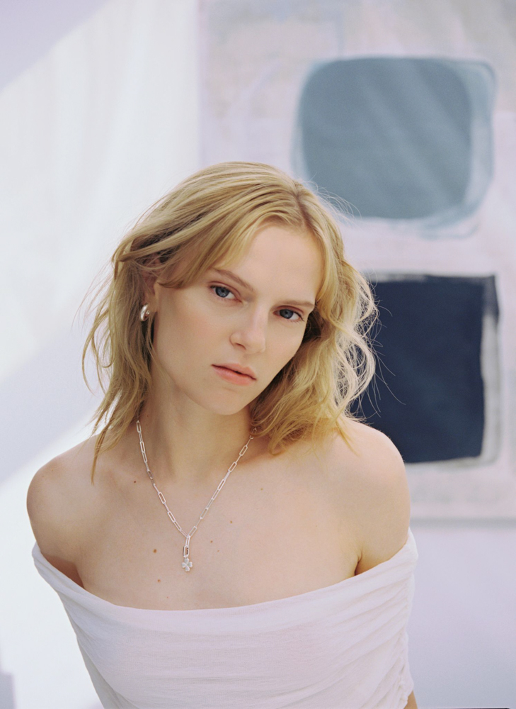 4-ksenia-main-book