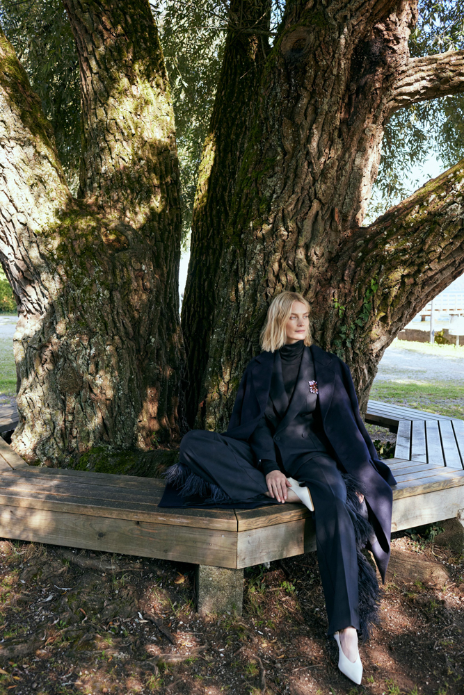 28-felicity-main-book