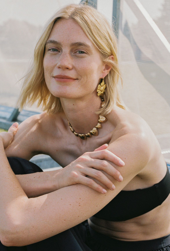 37-felicity-main-book