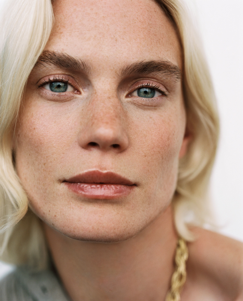 38-felicity-main-book