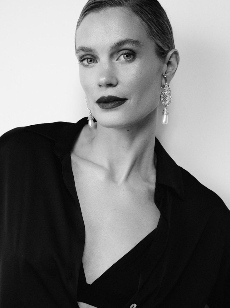 6-felicity-main-book