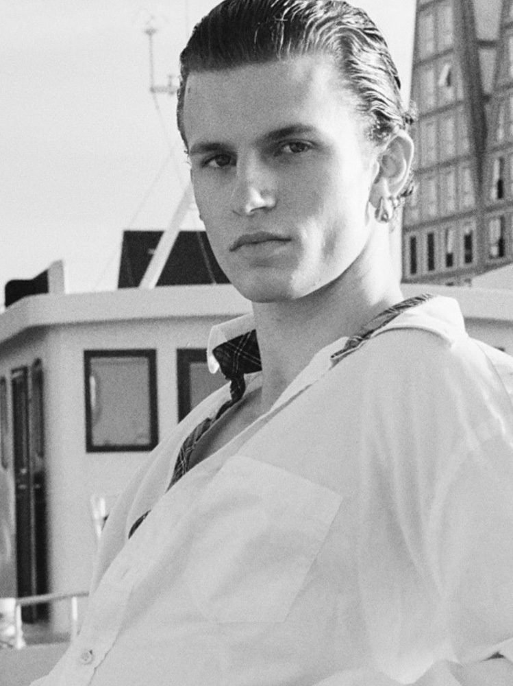 1-mathias-van-esch-main-book