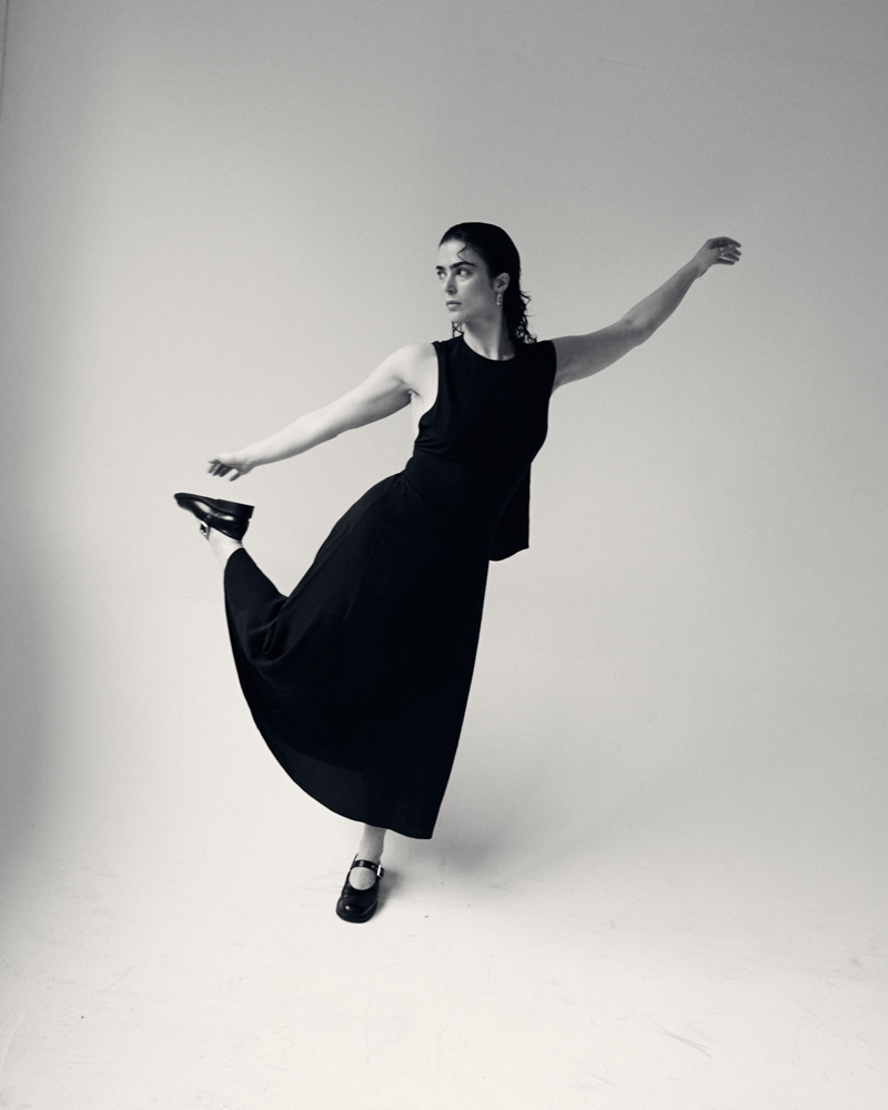 11-sofia-farrah-main-book