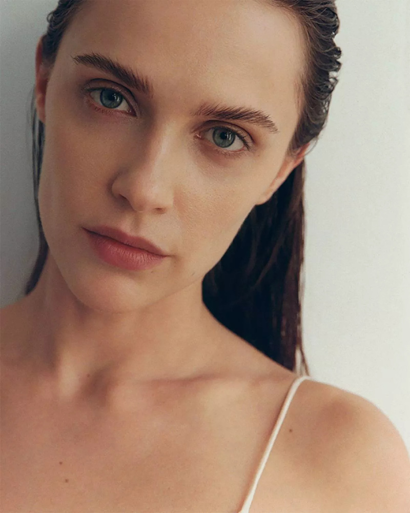 12-anna-zaton-main-book