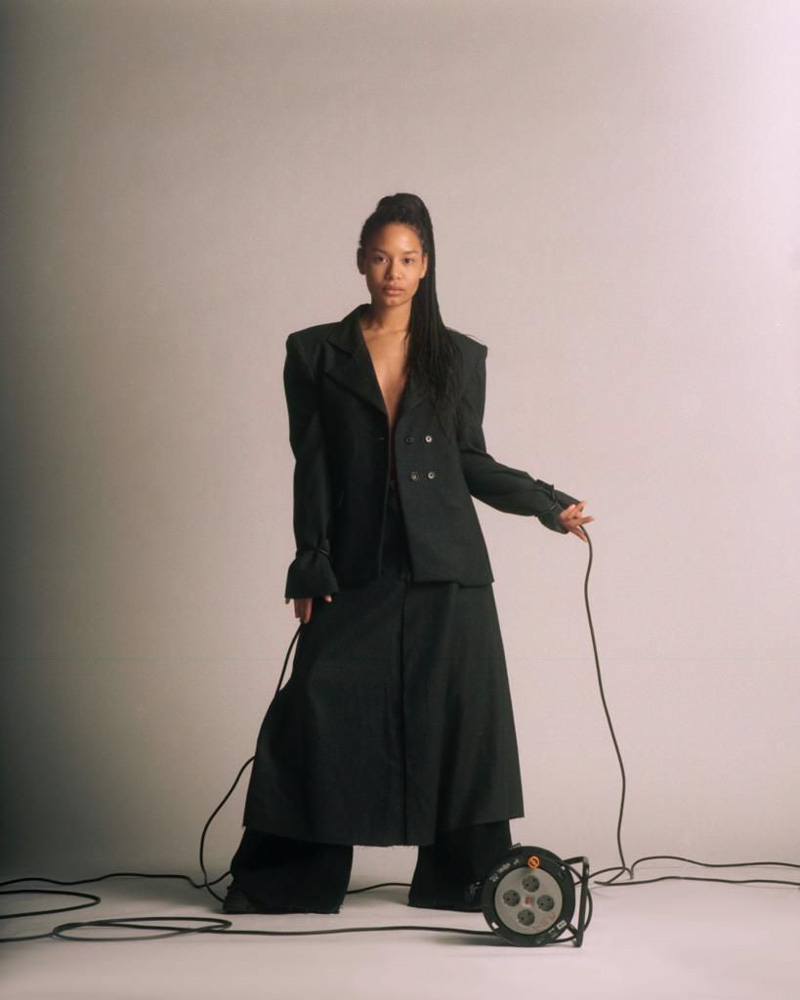 13-anna-farai-main-book