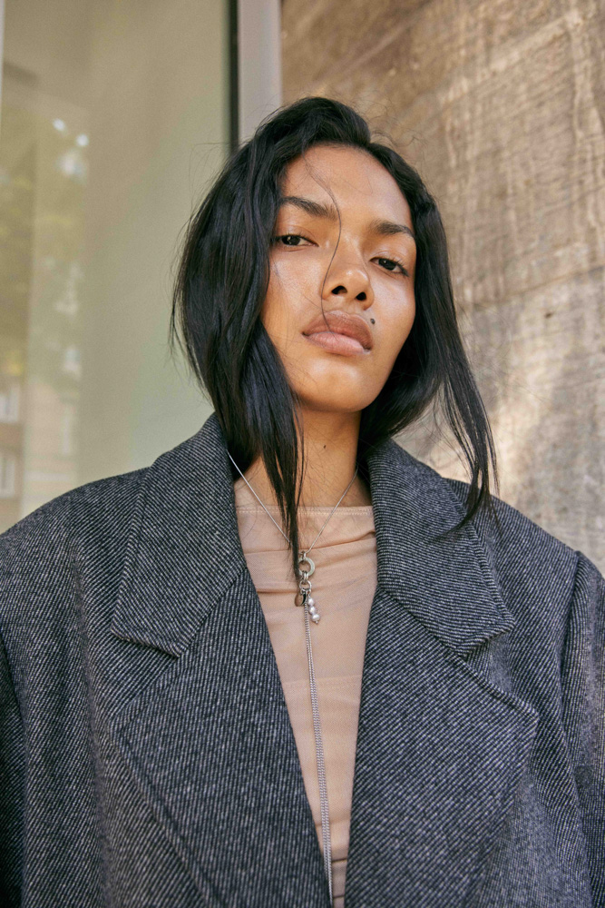 14-andrea-a-main-book