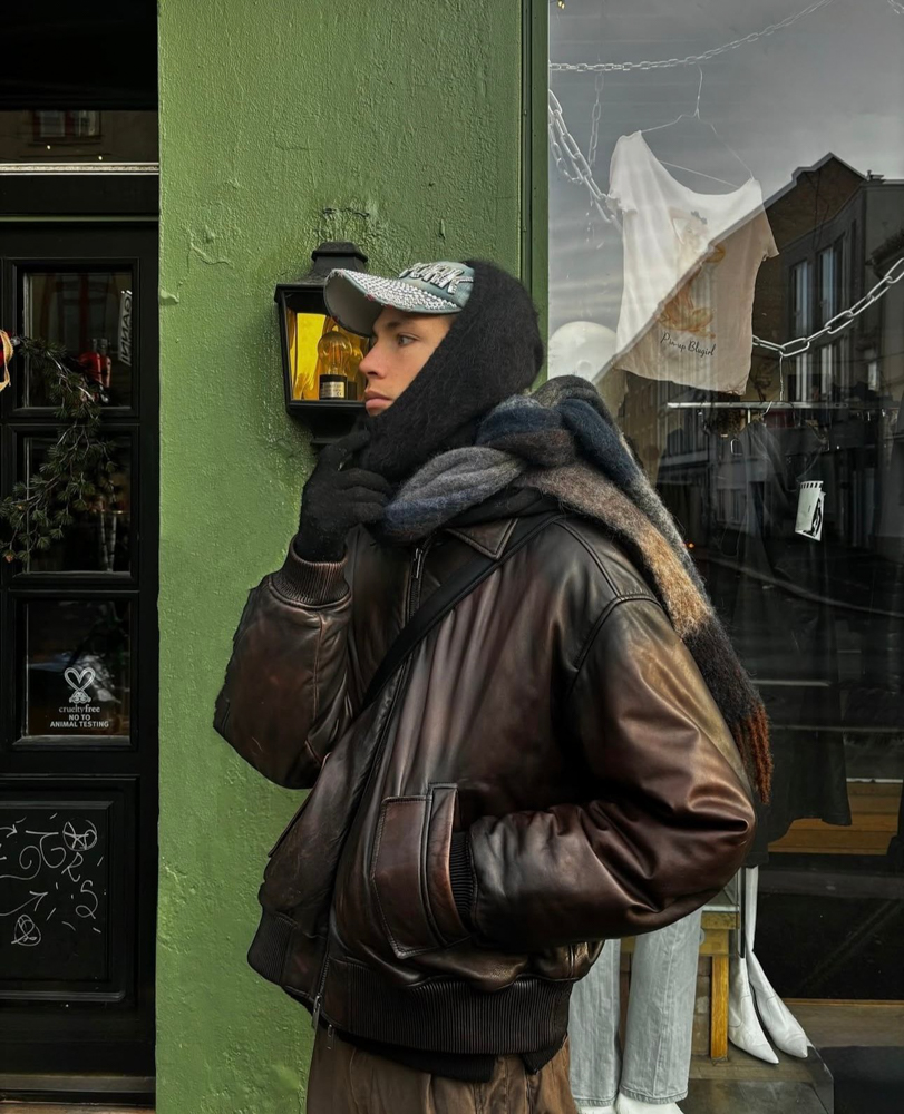 15-jonas-bahri-insta-bok