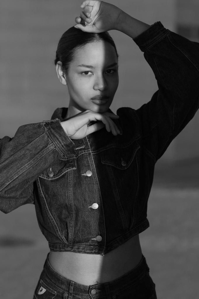 17-anna-farai-main-book