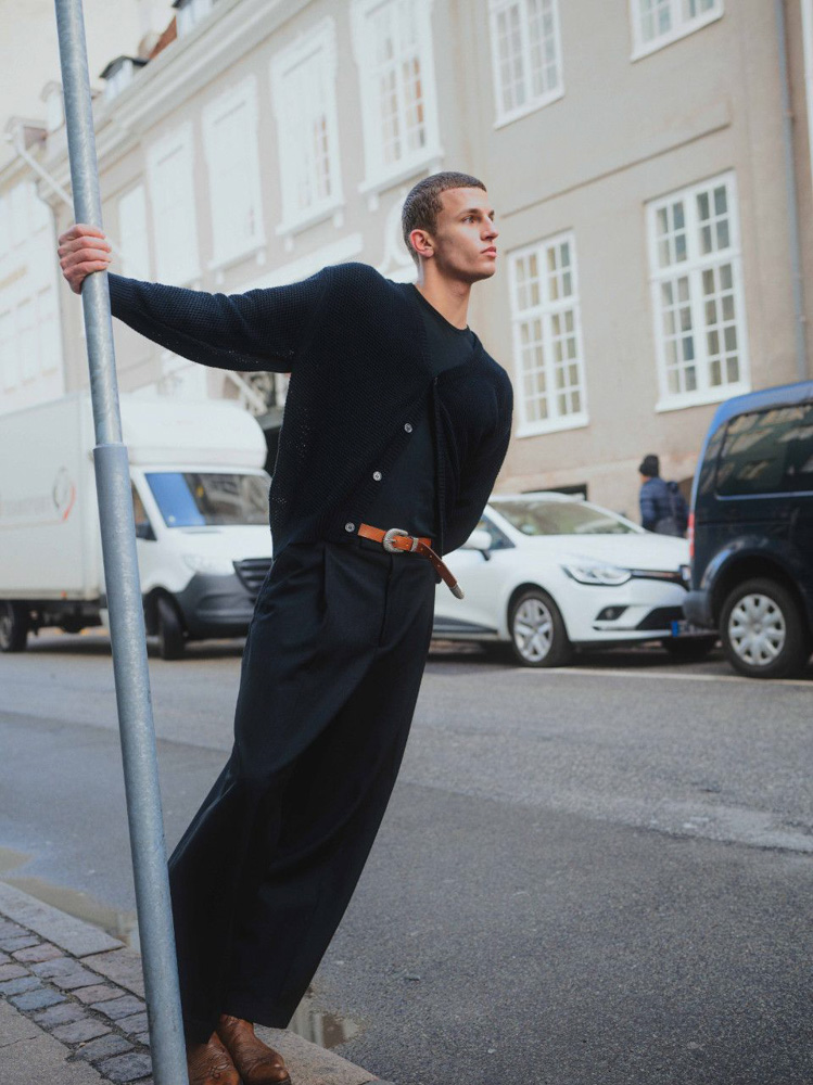 24-mathias-van-esch-main-book