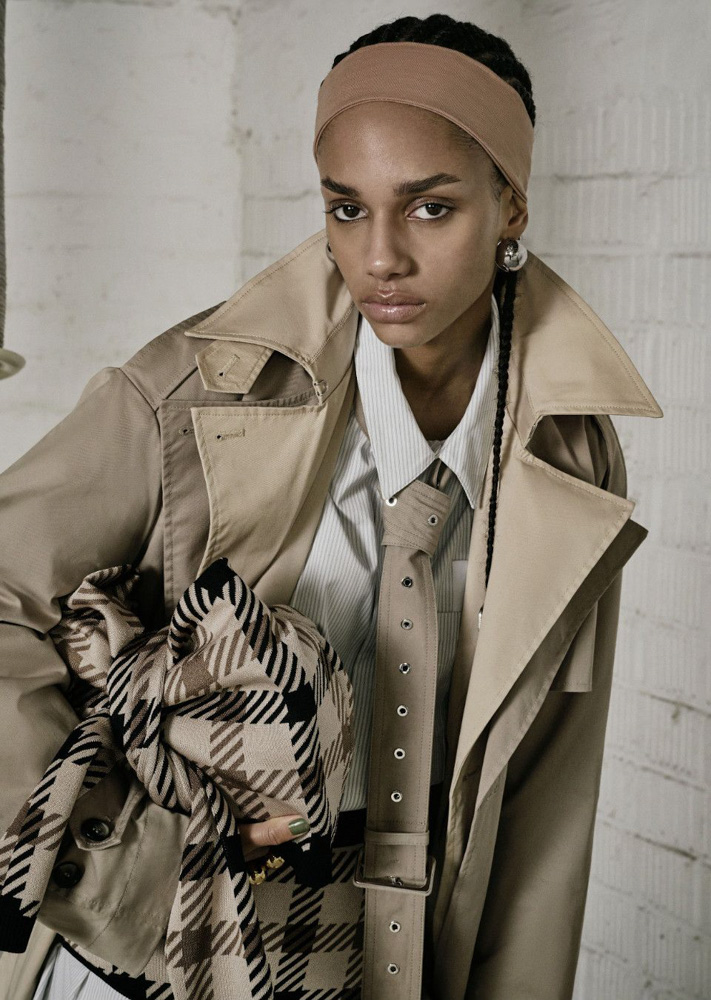 25-yenni-schwan-main-book