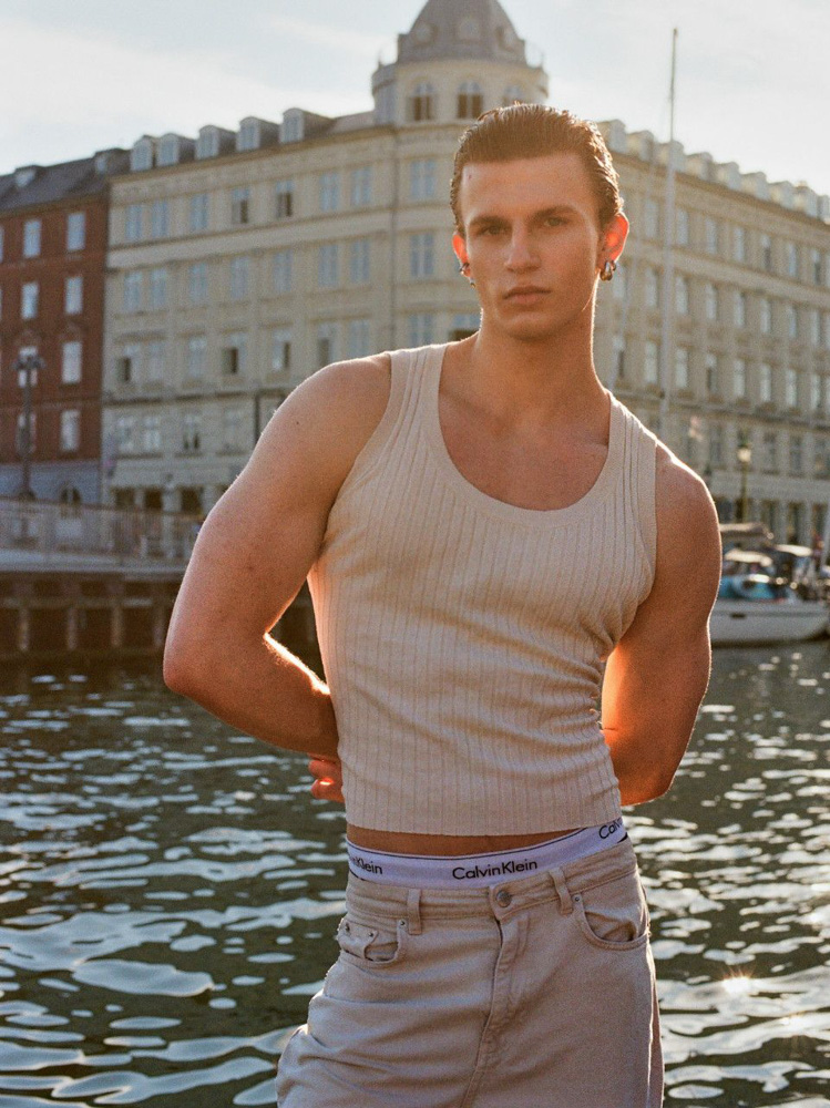 3-mathias-van-esch-main-book