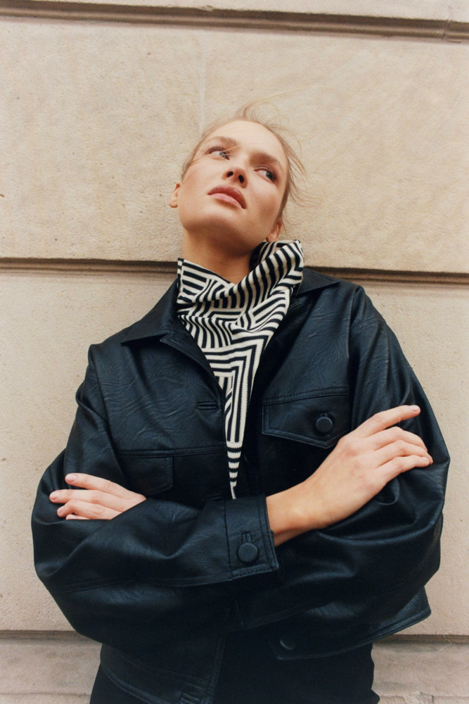 4-anastasia-w-main-book