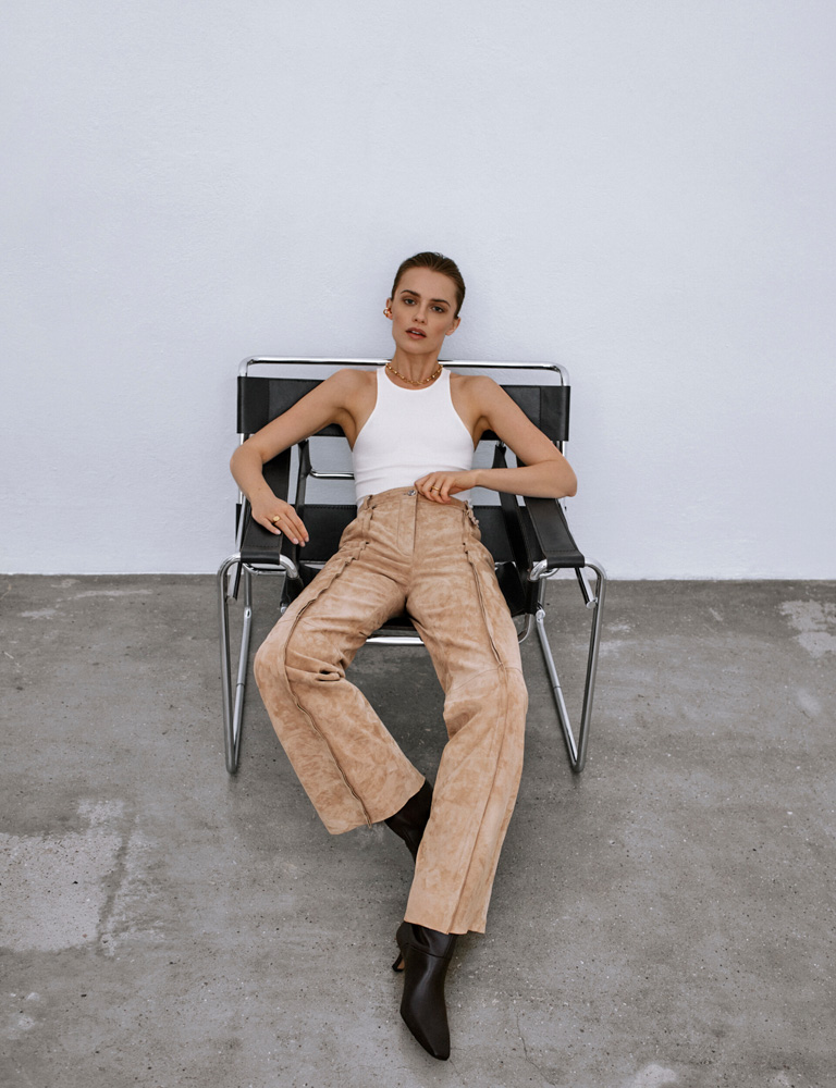 4-anna-zaton-main-book