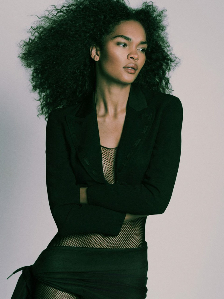 4-mirakela-love-main-book