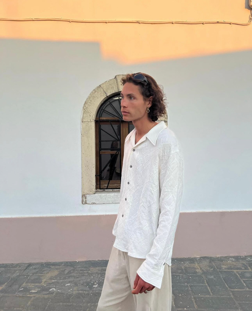 47-jonas-bahri-insta-bok