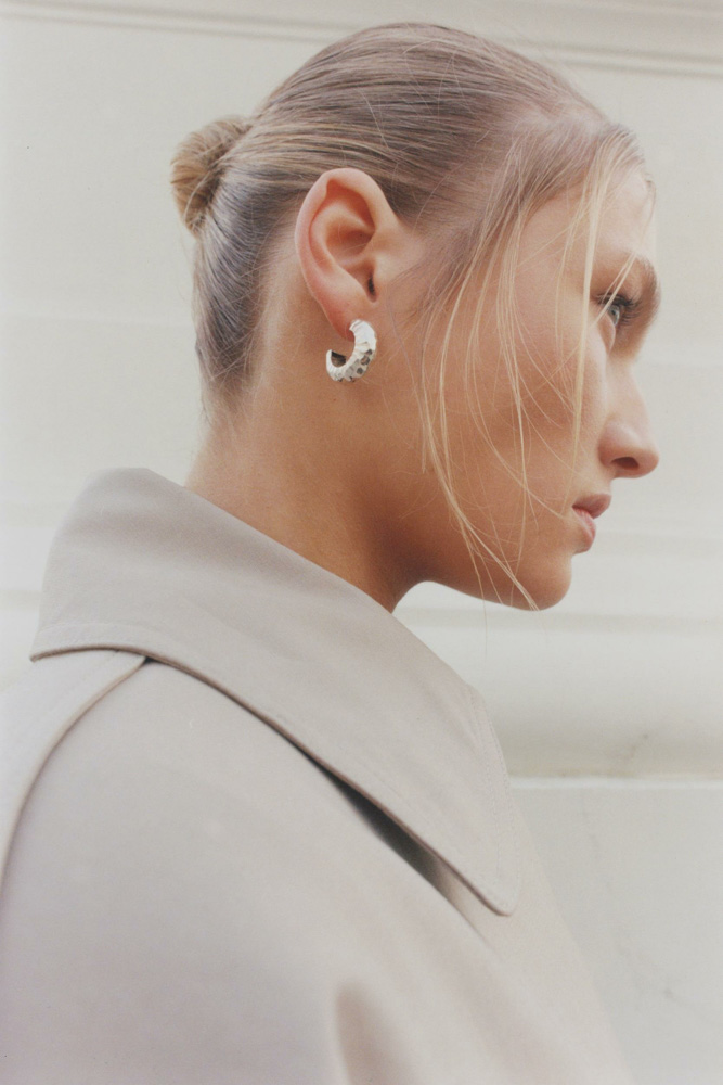 7-anastasia-w-main-book