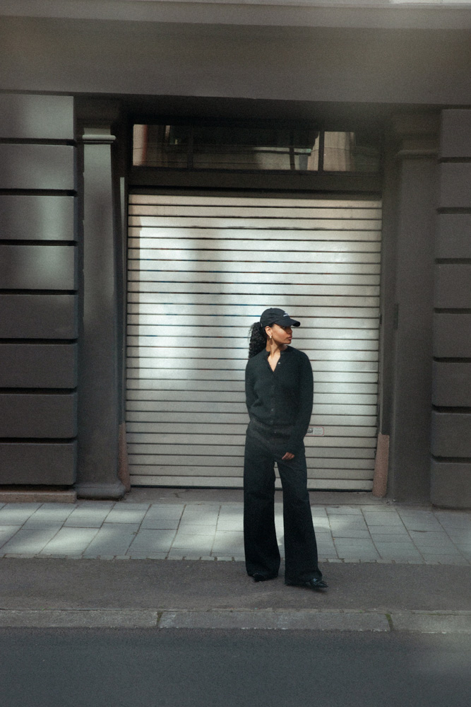 7-anna-farai-main-book