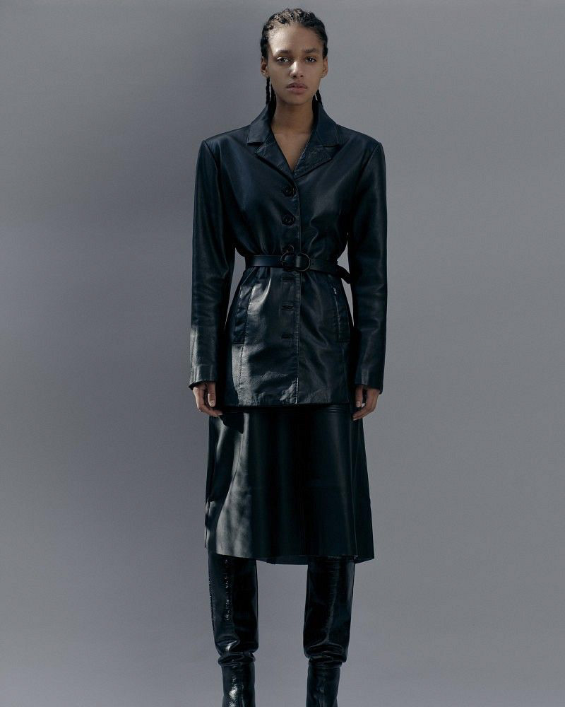 8-yenni-schwan-main-book