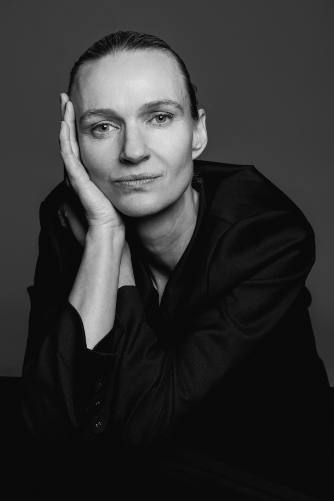 1-cathrine-main-book