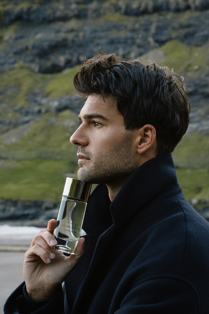 Edited in Tezza with: Disposable, Temperature, Shadows, Focus, Film, & Grain