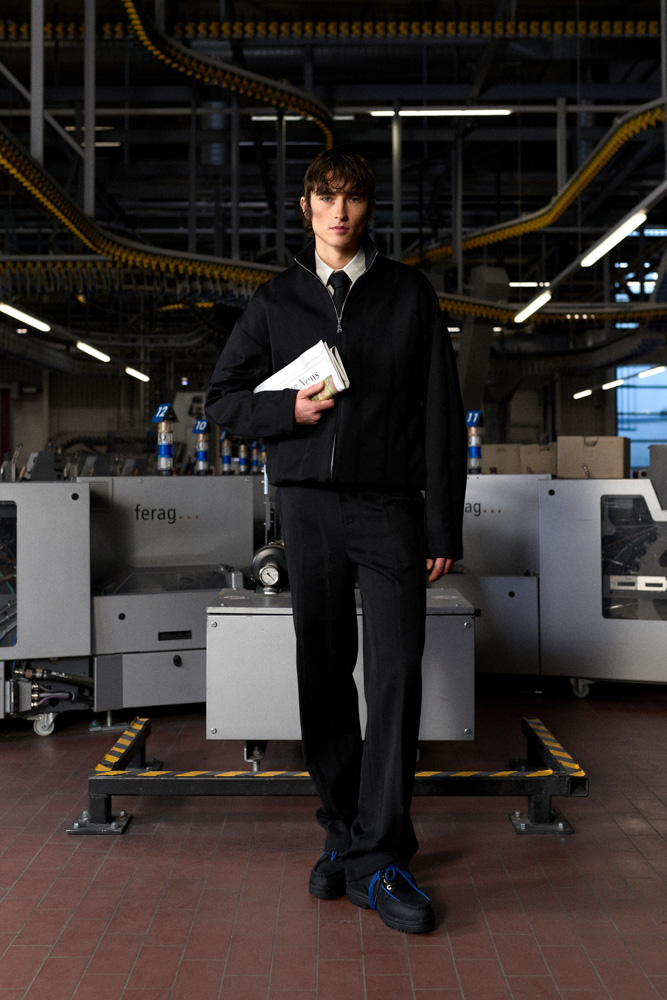 28-maxim-emanuel-book